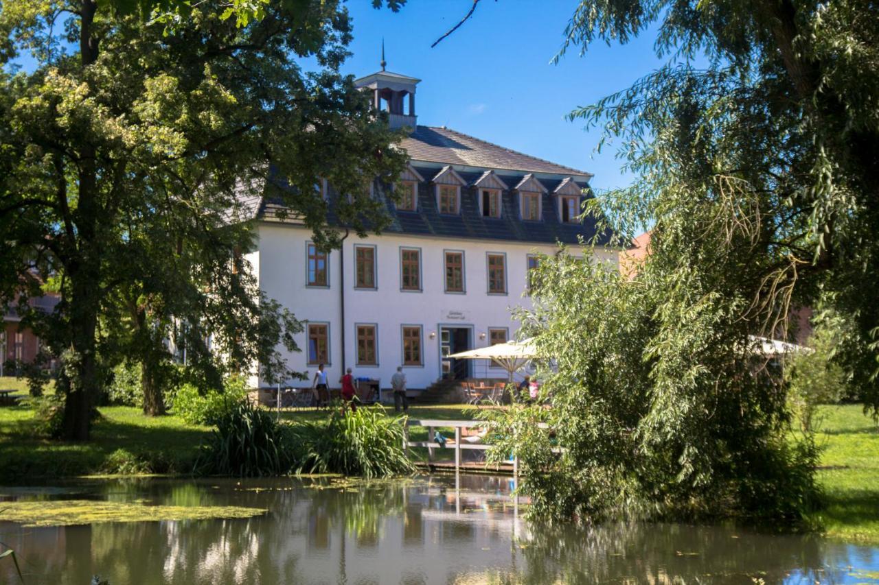 Biohotel Stiftsgut Wilhelmsglücksbrunn Creuzburg Exterior foto