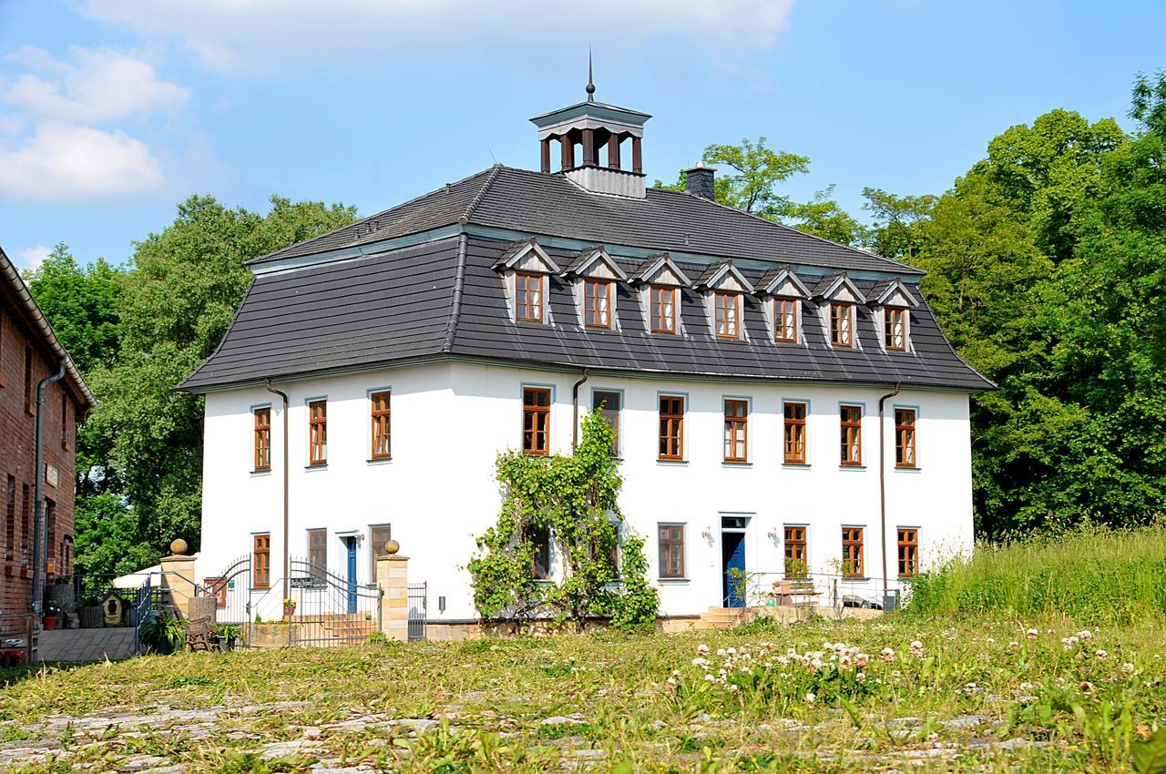 Biohotel Stiftsgut Wilhelmsglücksbrunn Creuzburg Exterior foto