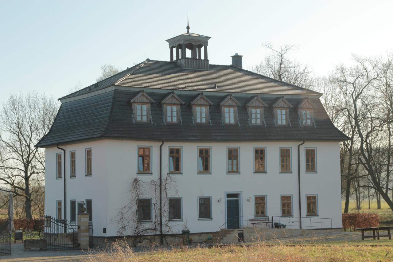 Biohotel Stiftsgut Wilhelmsglücksbrunn Creuzburg Exterior foto