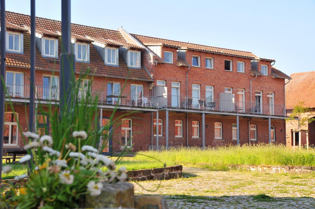 Biohotel Stiftsgut Wilhelmsglücksbrunn Creuzburg Exterior foto